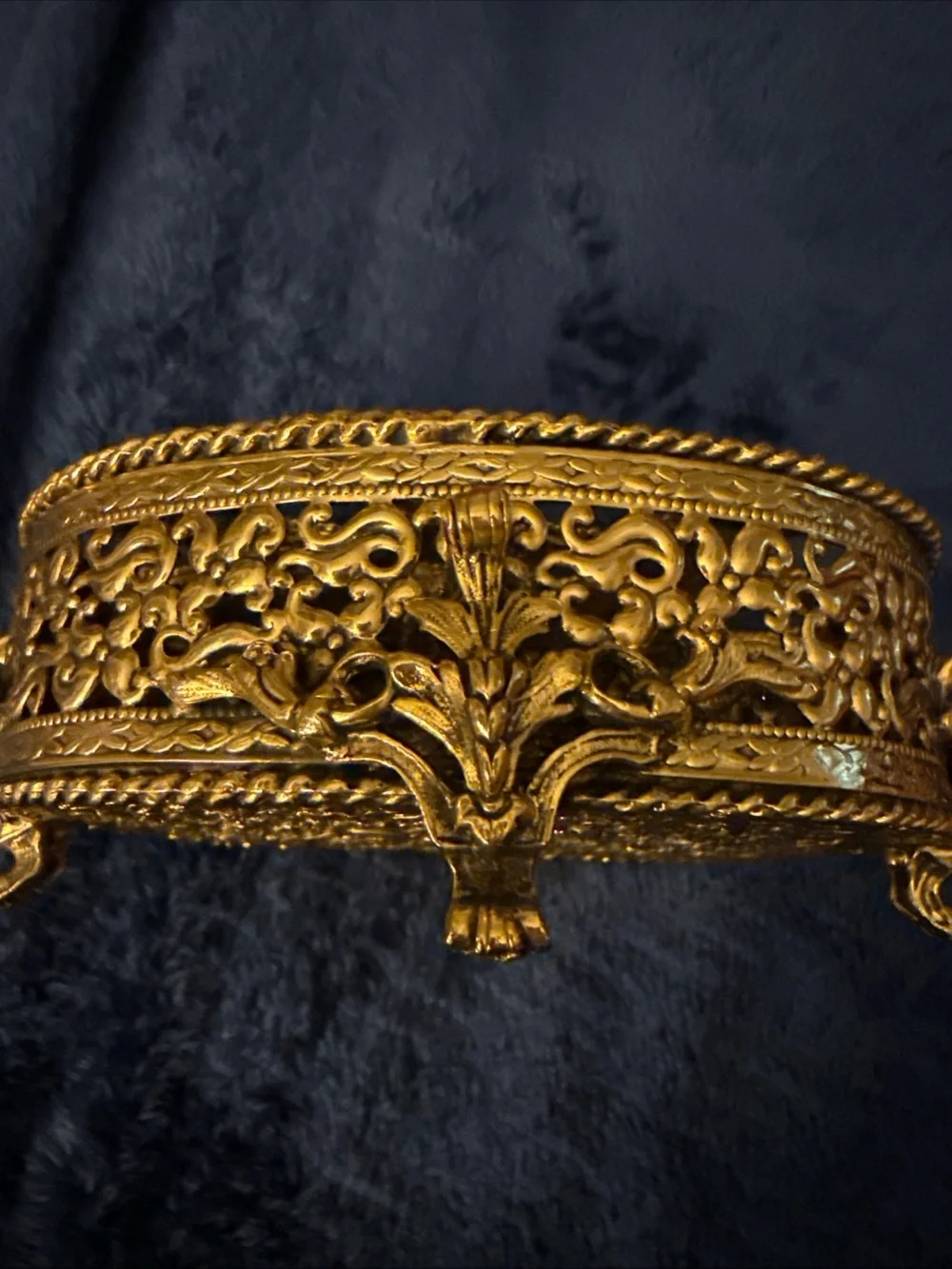 Style built elegant gold